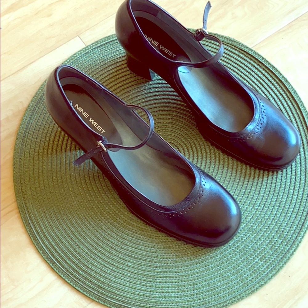 NWT Nine West Mary Jane’s 🌸
